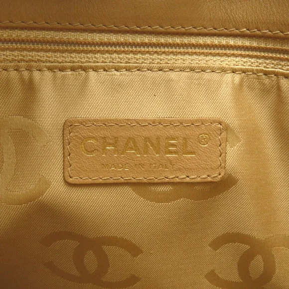 Authentic Matelasse Leather Handbag - Picture 7 of 15